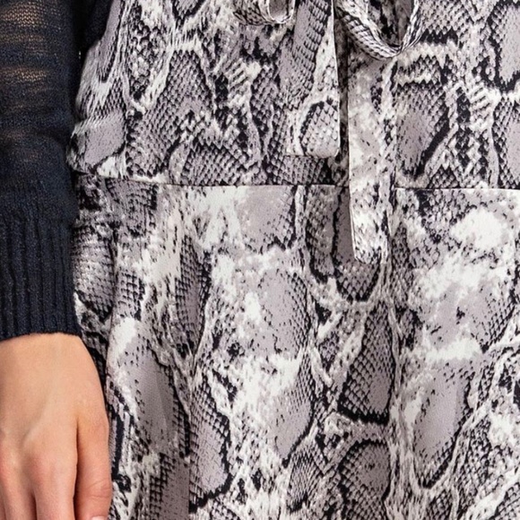 *NEW* SNAKE PRINT SELF-BELT W/ RUFFLED HEM SKIRT - Picture 4 of 5